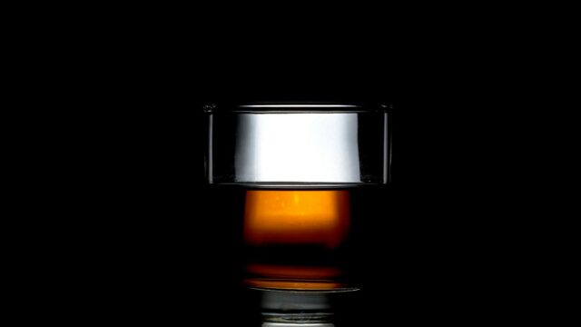 リンクウッドのボトラーズ版とは？公式との違いと蒸溜年代別の選び方