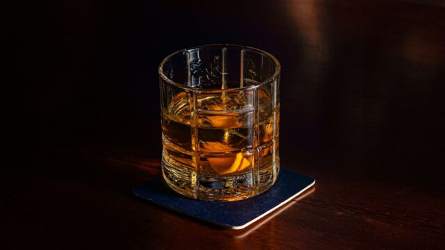 英ボトラーズ「Whisky Craft」、21年熟成ハイランドモルト「First Light」を定番化　85ポンドで初の通年商品